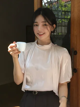 글로시 타이 시스루 블라우스 라이트피치 J2050