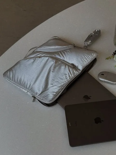 Lake 16 Laptop Clutch_Silver