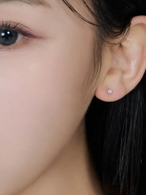 에센셜 2.5mm 다이아 귀걸이 MEM22143