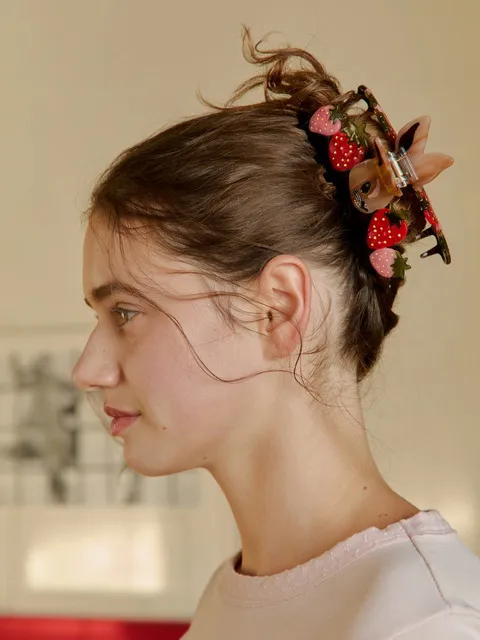 NAT hair clip strawberry paco