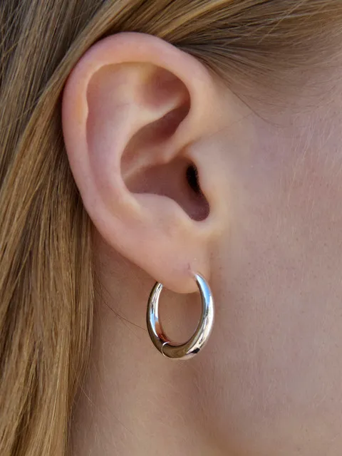 Crescent Hoop Earrings.ebs044