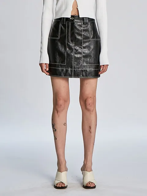 STITCHED FAUX LEATHER MINI SKIRT (BLACK)