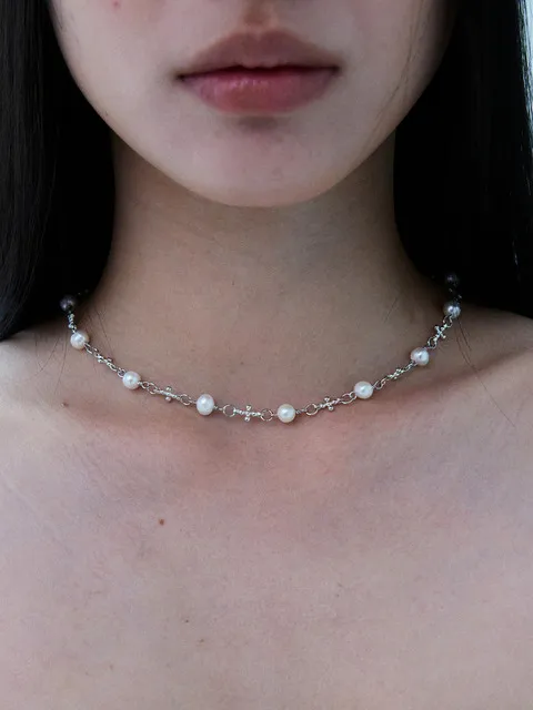 Plus pearl silver necklace