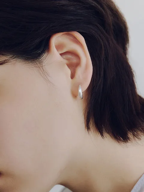 Mini hoop earring