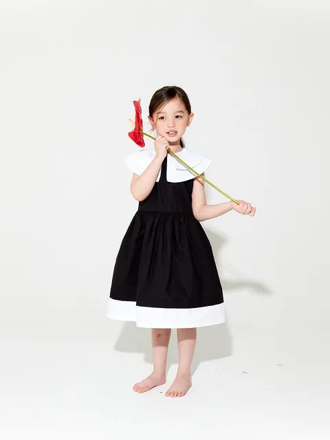 WHITE COLLAR BLACK DRESS