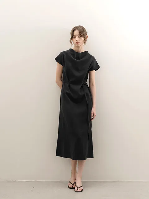 PLEATED LONG ONE-PIECE BLACK