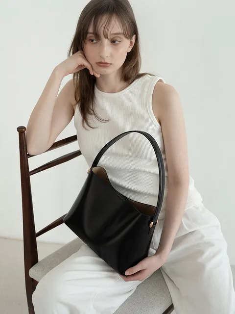 POYNA BAG / black