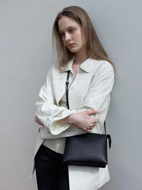 MOA Shoulder / Cross Black