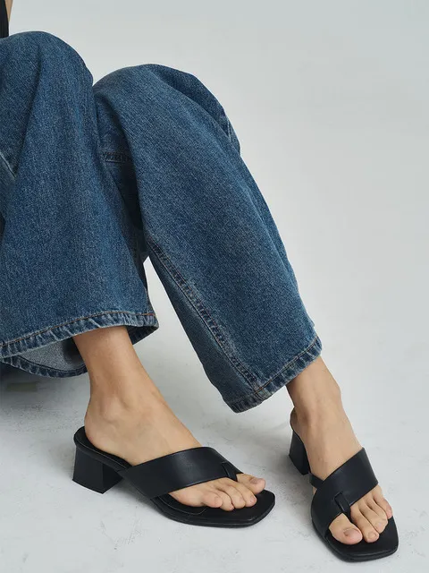Line 소프트 쪼리 뮬 샌들 5cm (블랙)