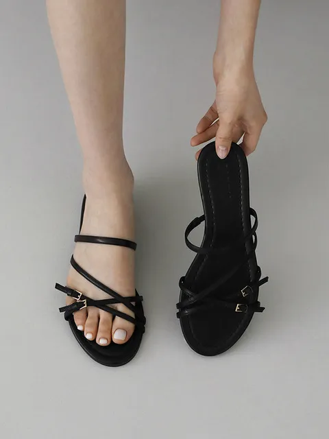 리언스 버클 스트랩 슬리퍼 (1cm)