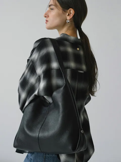 SIAC3076 Lambskin Flow Bag L_Black