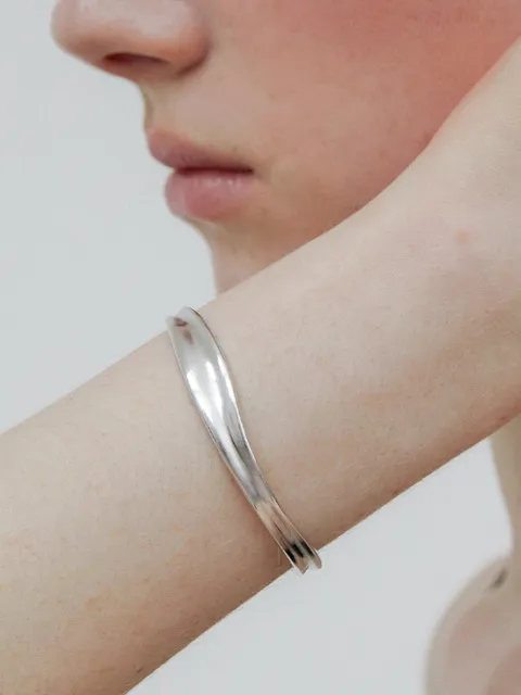 Water wave cuff bangle (Matte) BH7B56735MB