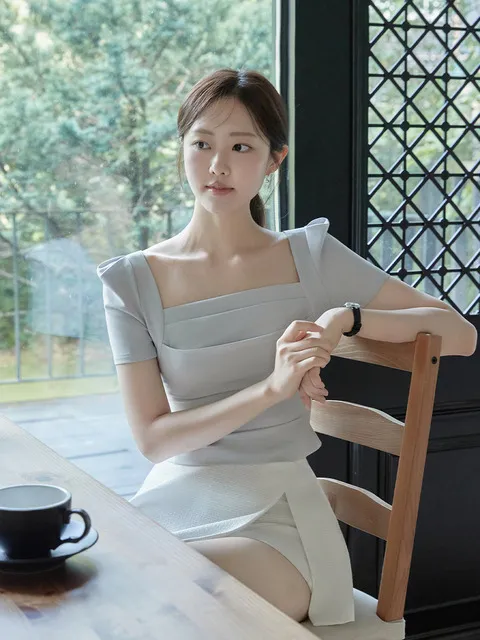 Latte Half sleeve Blouse (2colors)
