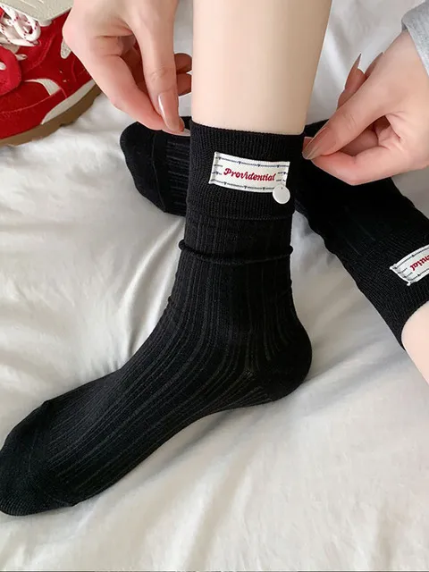 1319버튼탭 면 여성 패션 브랜드 단추 래터링 로고 명품 브랜드 fashion socks 양말