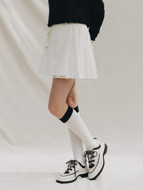 Pocket pleated wrap skirt (white)