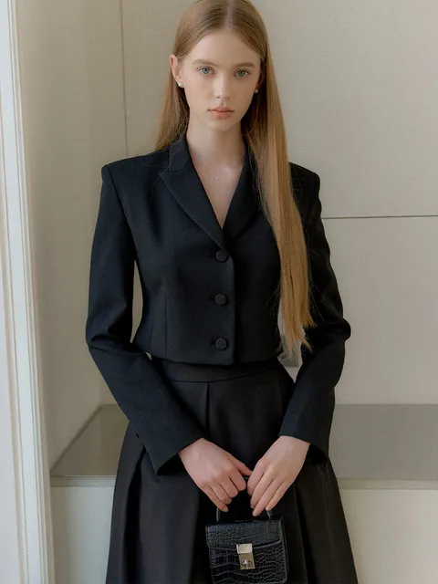 Signature Cropped Jacket/ Black