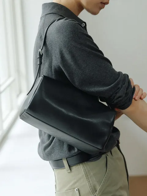 MELOU Shoulder Black