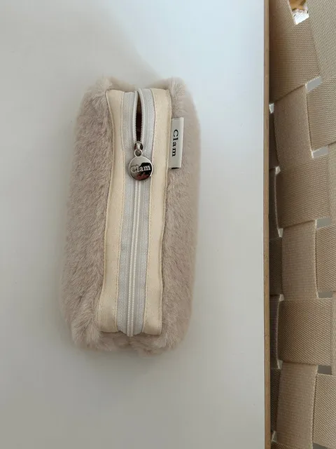 Clam round pencilcase _ Fur Milk tea