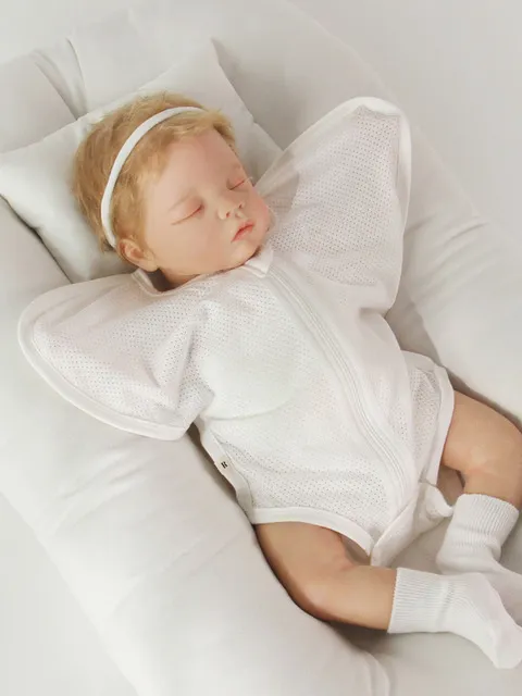 스와들컷 - Swaddlecut with baby socks