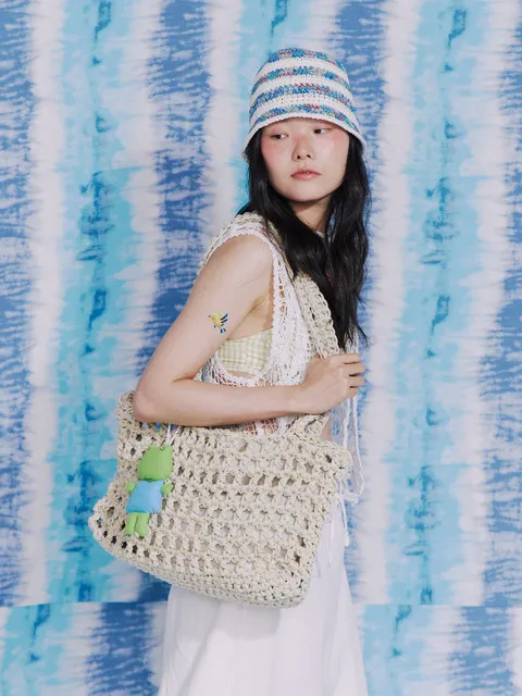 WATERY TRAVEL NET MELON