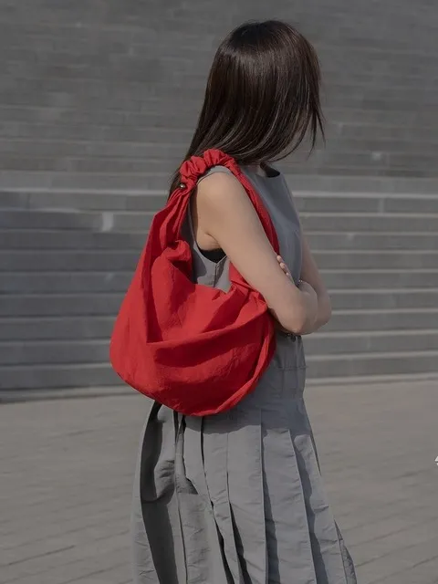 Mid Tangle Twist Bag_Red