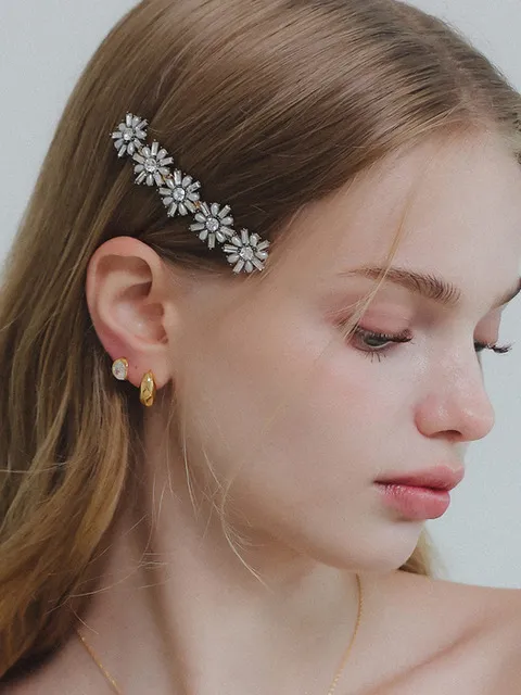 Antique Pearl Cubic Flower Auto Hair Pin H01064