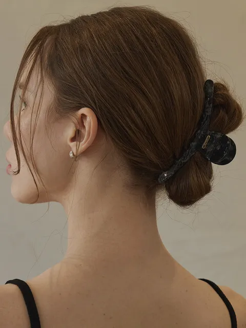 Horizon hair claw clip_Smoky black