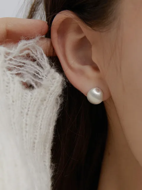 Round Matt Earring