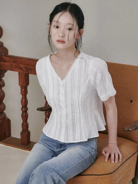 LACE TRIM PINTUCK BLOUSE_WHITE