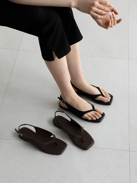 라우렌 스퀘어 스웨이드 샌들 (1cm)