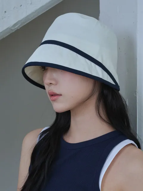 Contrast Line Moon Bucket Hat (2 Colors)