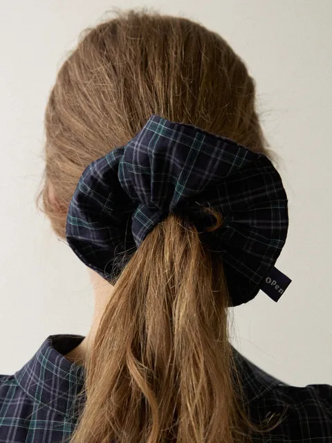 check scrunch navy