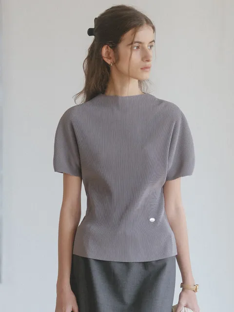 Pleated high neck short sleeve top_Light gray