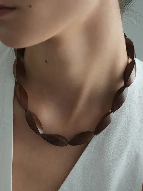 Woody Twist Necklace