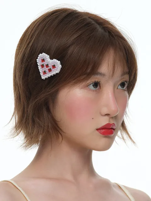 MILKY STRAWBERRY HEART HAIR CLIP