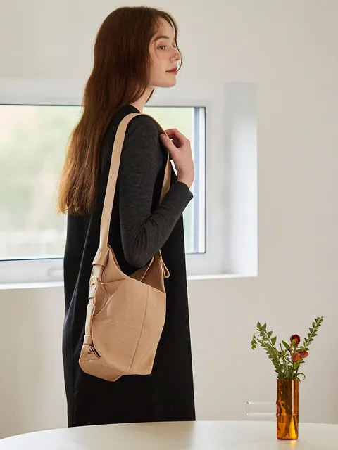 Lucky Pleats Knit Off City Bucket Sling (ALL)