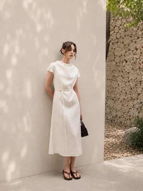 PLEATED LONG ONE-PIECE IVORY