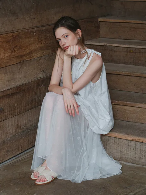 LB_Eyelet layered halter neck dress