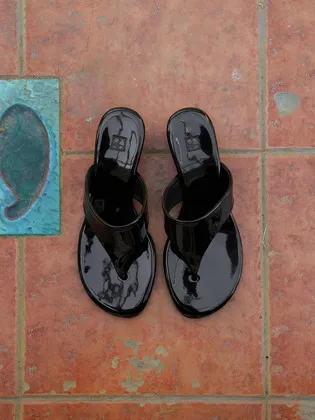 Urban Flip-Flops Heel (Black)