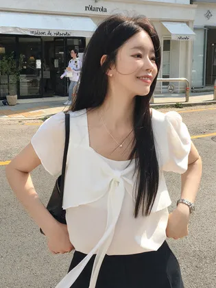플레어 하프 블라우스 화이트 BE133