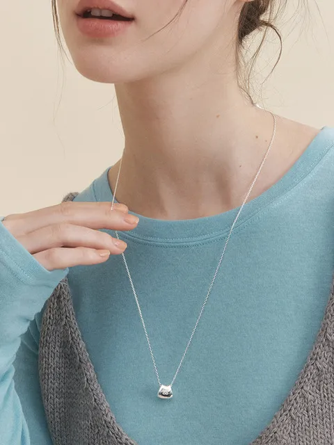 arlo silicon ball necklace