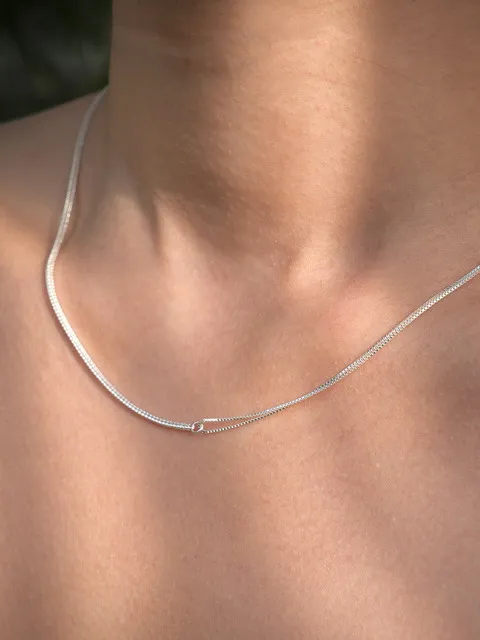 Half connected necklace