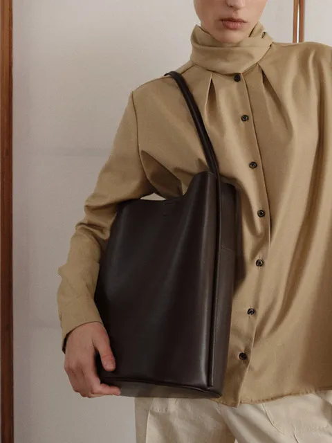 Large Mug shoulder bag Umber