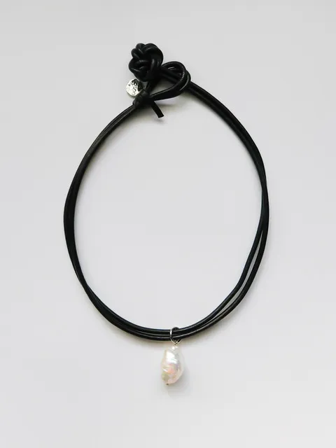 Baroque Pearl Bold Leather Necklace
