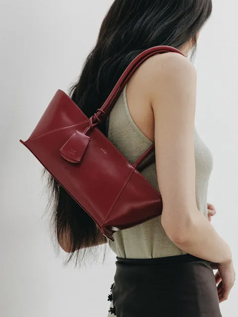 MONIQUE SHOULDER BAG (CARMINE RED)