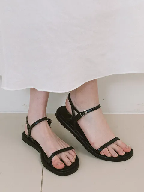 Lilt Strap Sandal - Black