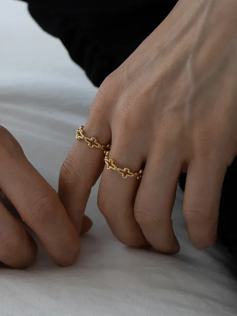 HUG PATTERN RING_GOLD