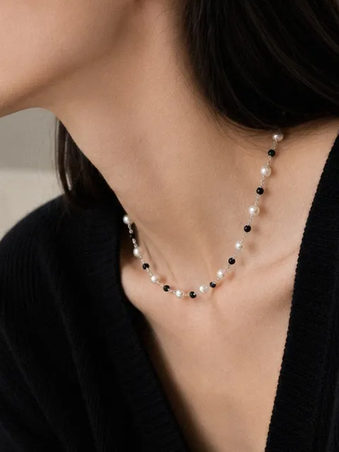V9 Essential 10 Black Ball Pearl Necklace