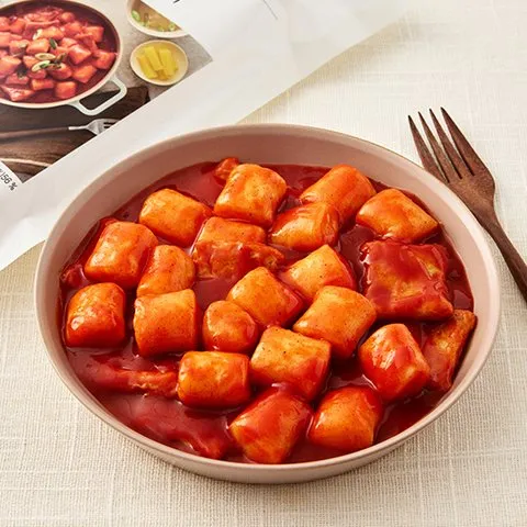 차려낸 비법 양념 소스 정통쌀떡볶이