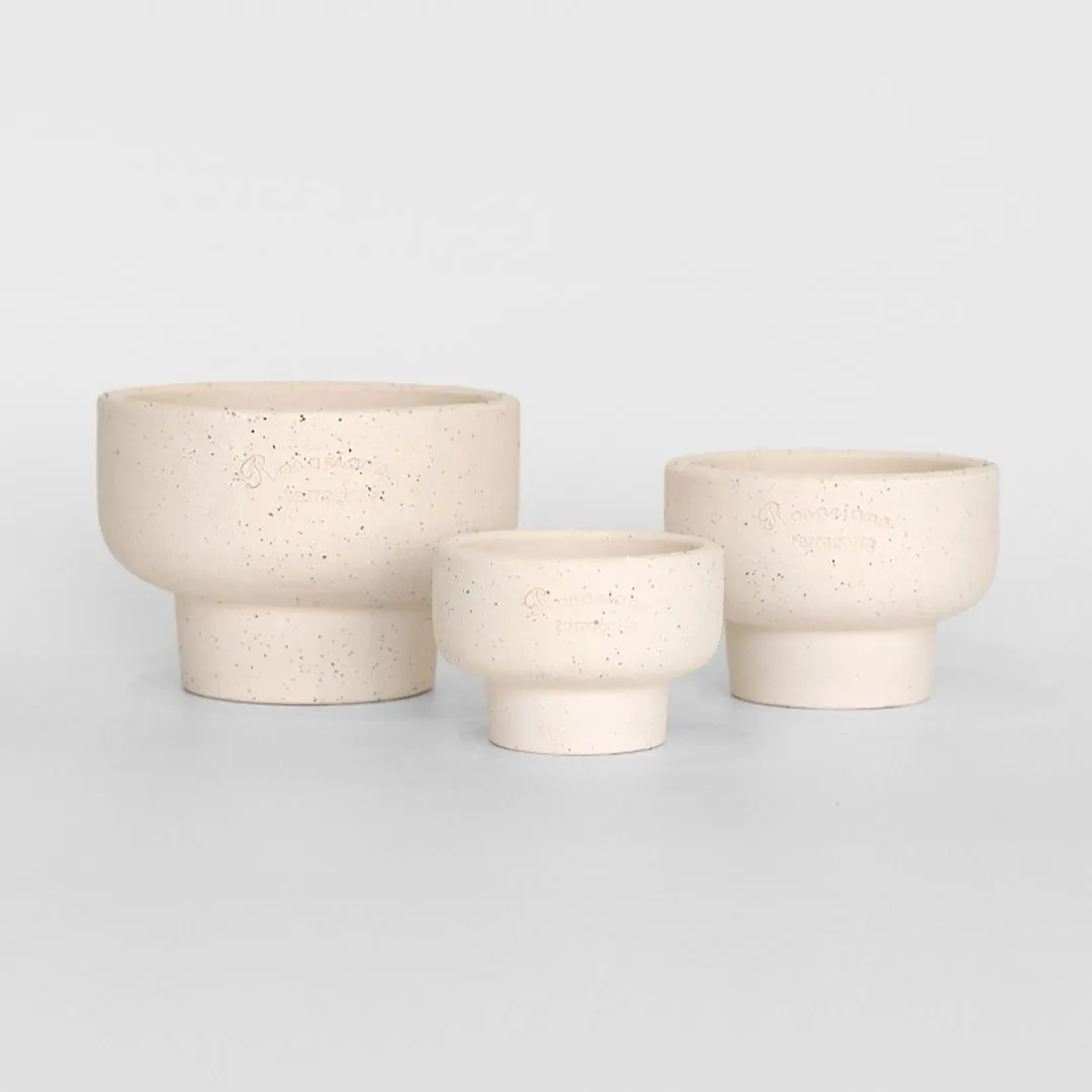 로자리안 쿠앤크 앵두팟 국산 화분 인테리어 토분 3sizes